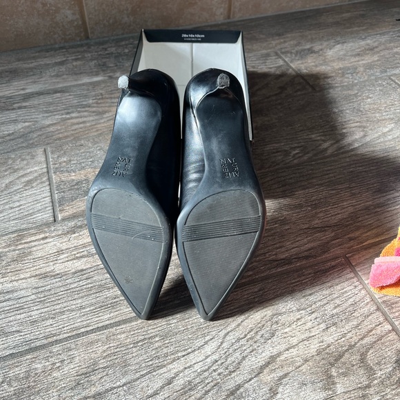 Naturalizer Everly Black Leather Pumps 7W - Picture 3 of 7